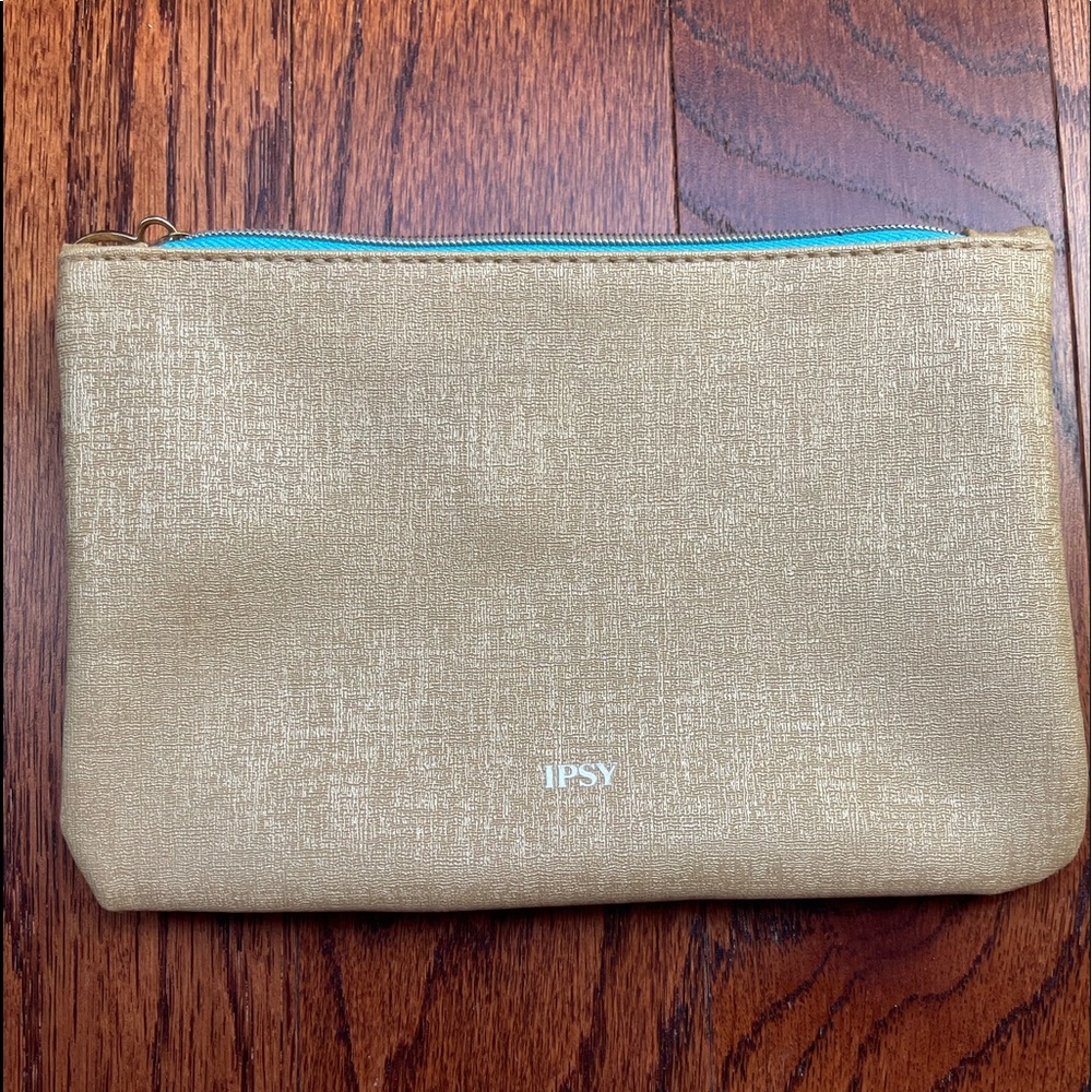 Ipsy Bag🌞 - Picture 2 of 2